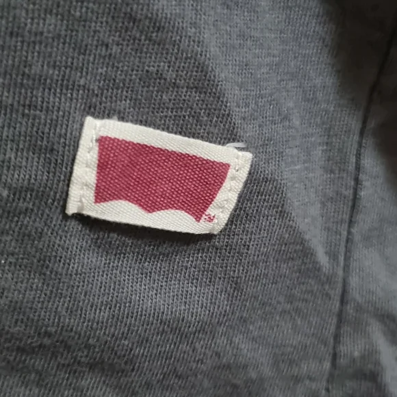 Levi's Men's Grey T-shirt with various Vintage Levi's Images on Front Size XXL - Picture 3 of 11